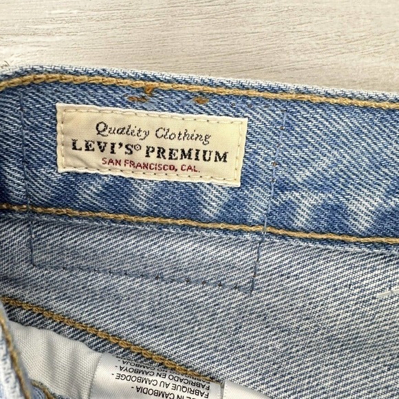 Levi's 501 Cropped Light Wash Jeans Womens 27 Straight Leg Distressed High Rise - Picture 12 of 16